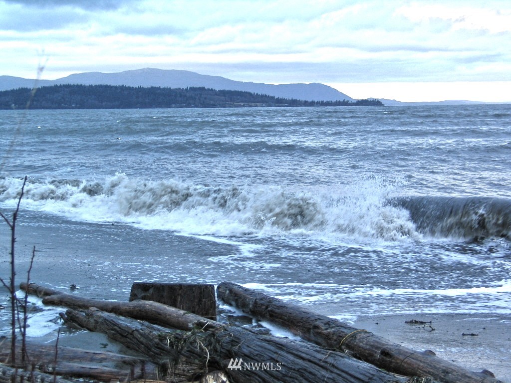 3383 Robertson Road Bellingham, WA 98226 - Photo 4 of 24 Gallery Image 4