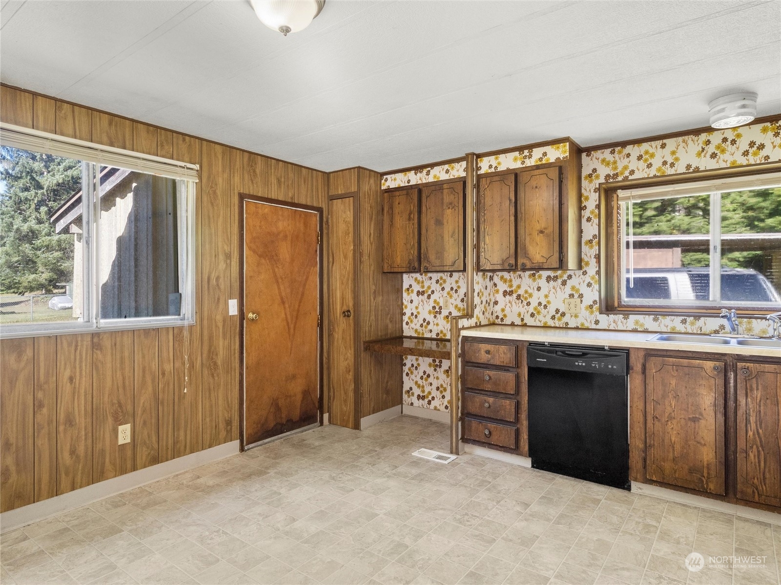 1020 Ocean Beach Road Hoquiam, WA 98550 - Photo 13 of 37 Gallery Image 13