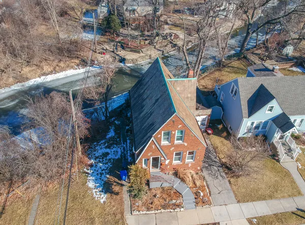 $325,000 | 3901 Custer Avenue, Lyons, IL 60534
