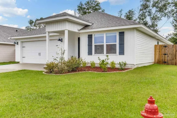 $1,950 | 4423 White Cedar Court, Pace, FL 32571