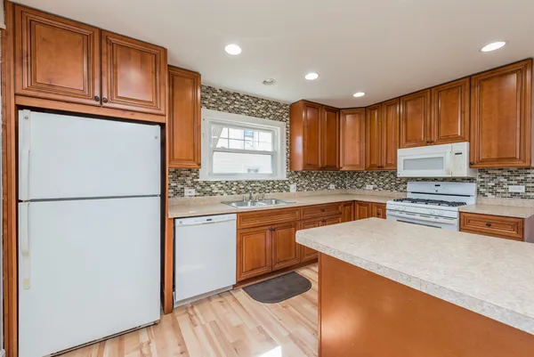 $344,000 | 33771 North 2nd Street, Grayslake, IL 60030