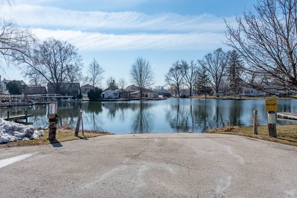 $344,000 | 33771 North 2nd Street, Grayslake, IL 60030