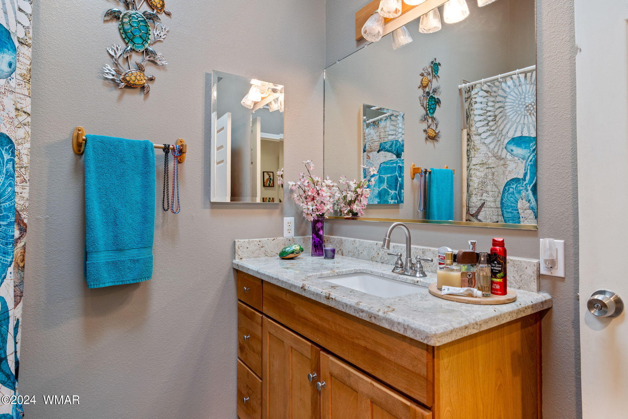 2295 Ridge Road Snowflake, AZ 85937 - Photo 26 of 41 Guest Bath