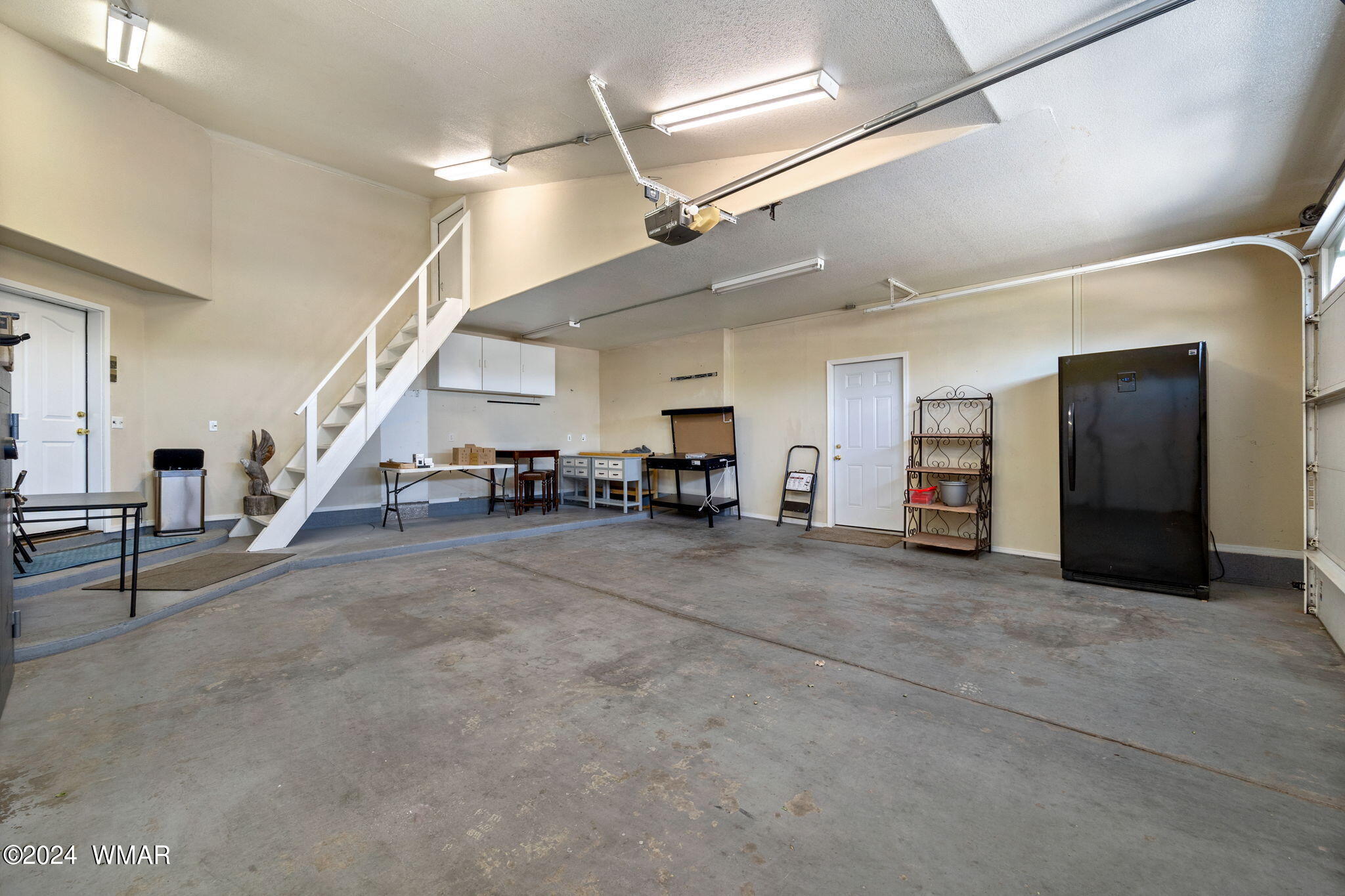 2295 Ridge Road Snowflake, AZ 85937 - Photo 28 of 41 Inside Garage