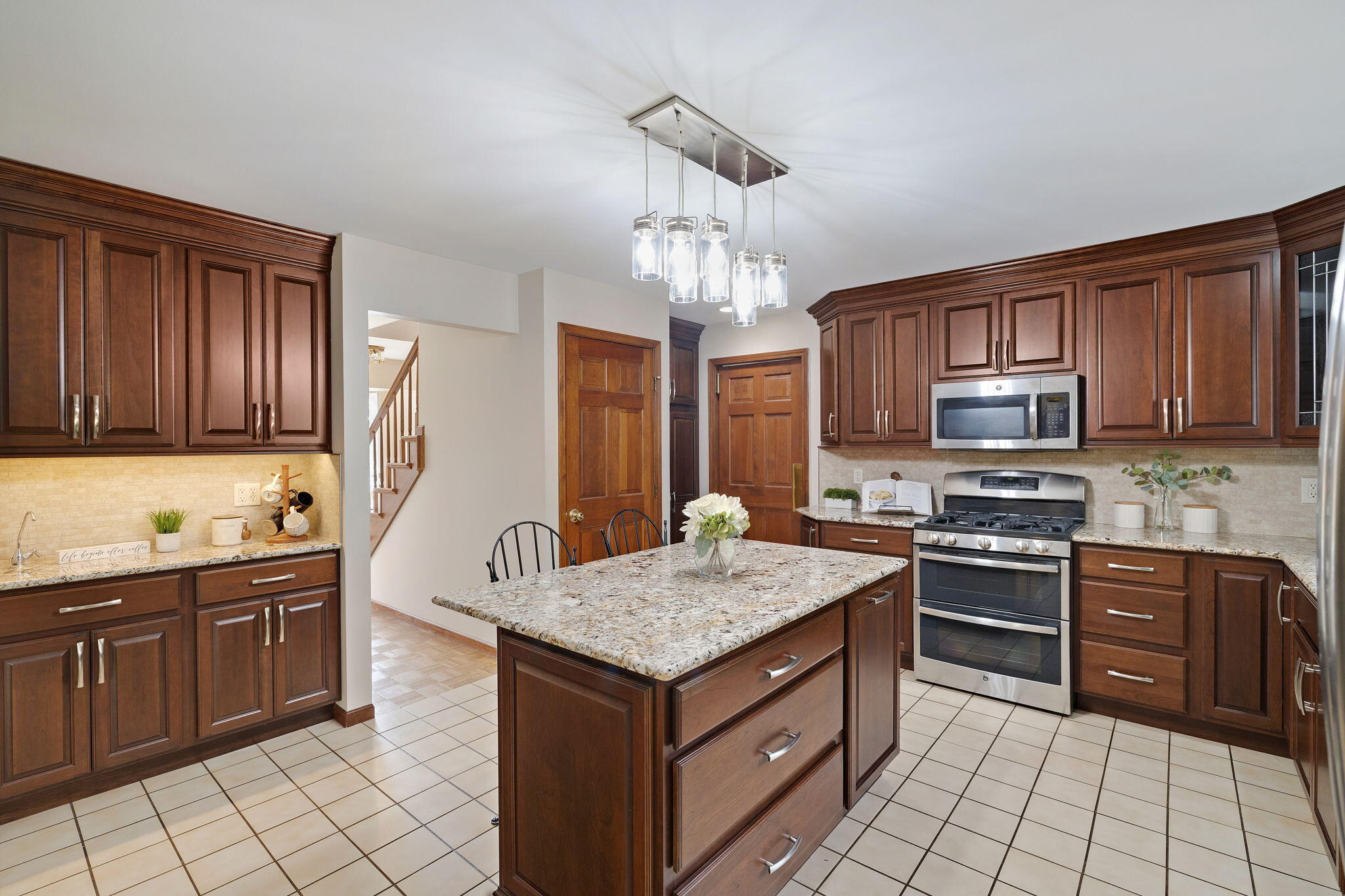 13189 Fillmore Street Crown Point, IN 46307 - Photo 4 of 40 2048x1365