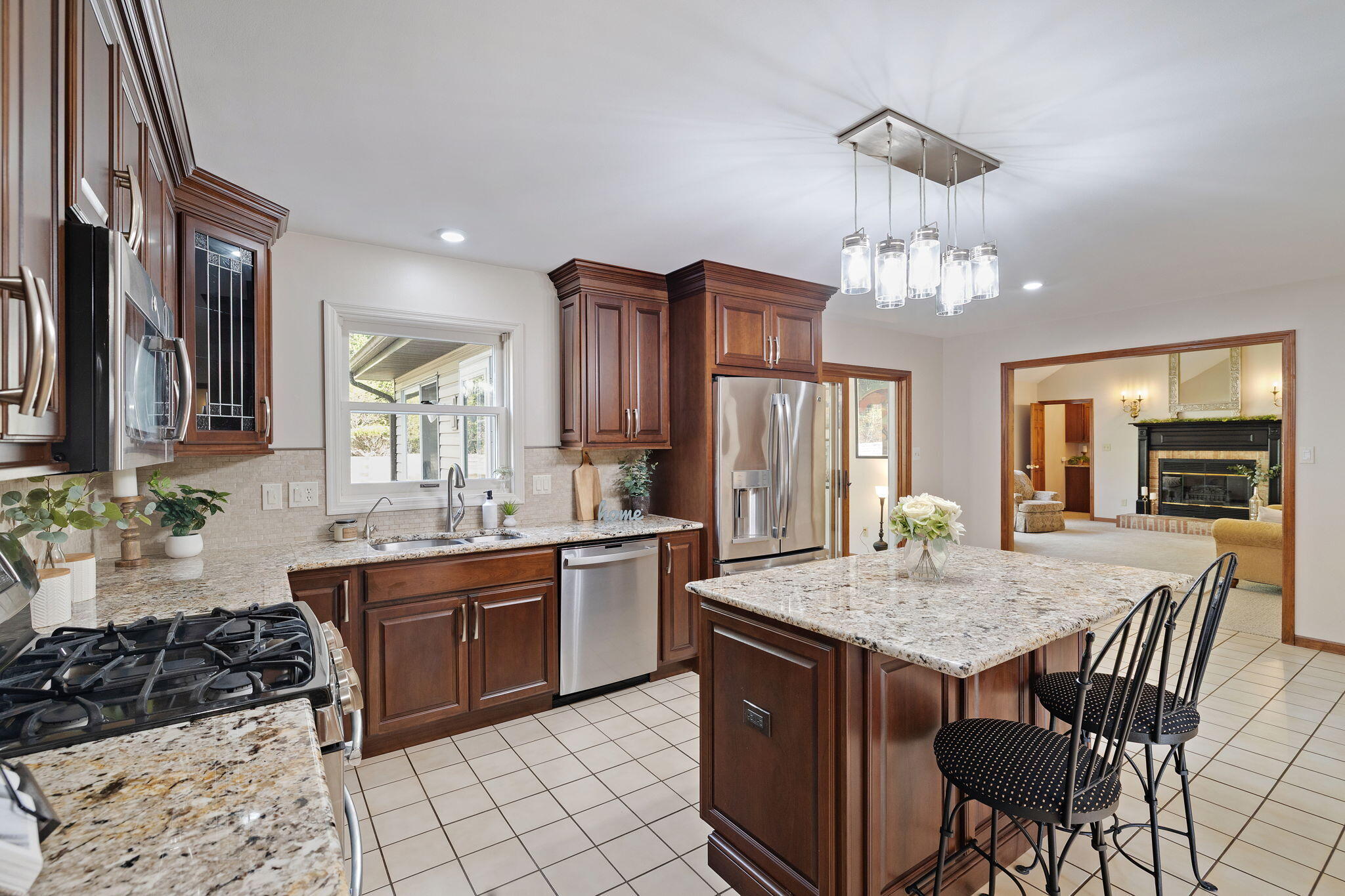 13189 Fillmore Street Crown Point, IN 46307 - Photo 6 of 40 2048x1365