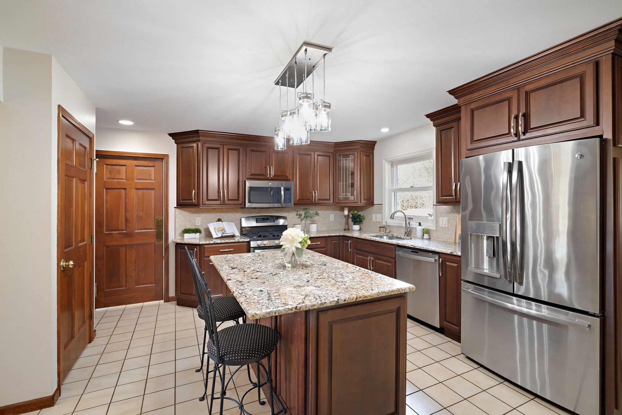 13189 Fillmore Street Crown Point, IN 46307 - Photo 7 of 40 2048x1365