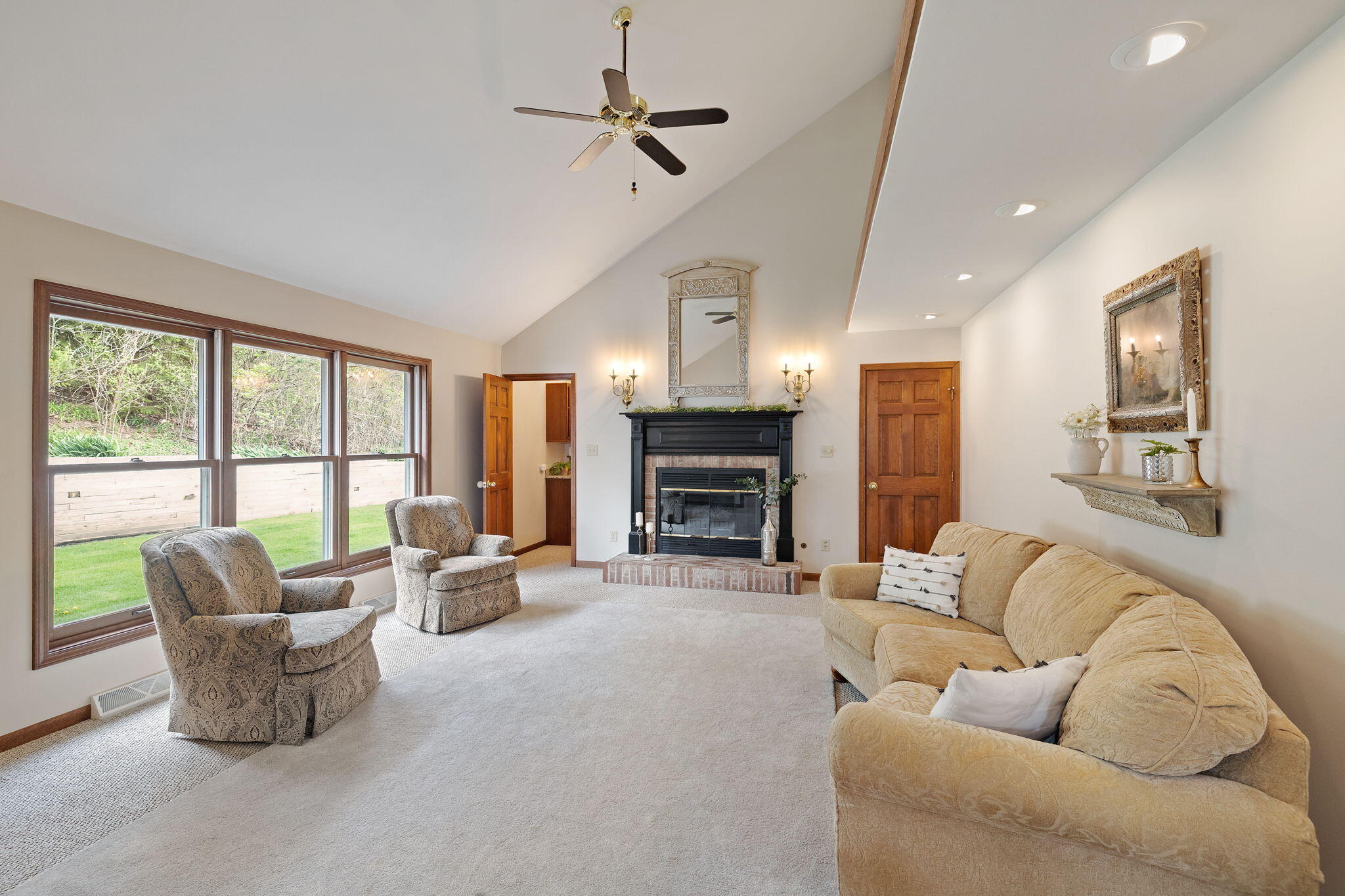 13189 Fillmore Street Crown Point, IN 46307 - Photo 10 of 40 2048x1365