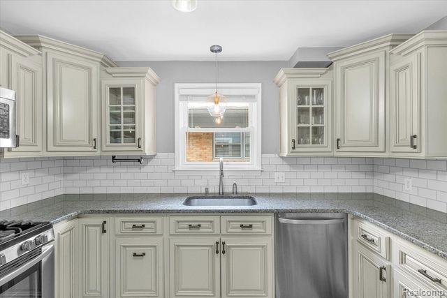 336 Linwood Avenue Rochester, MI 48307 - Photo 15 of 52
