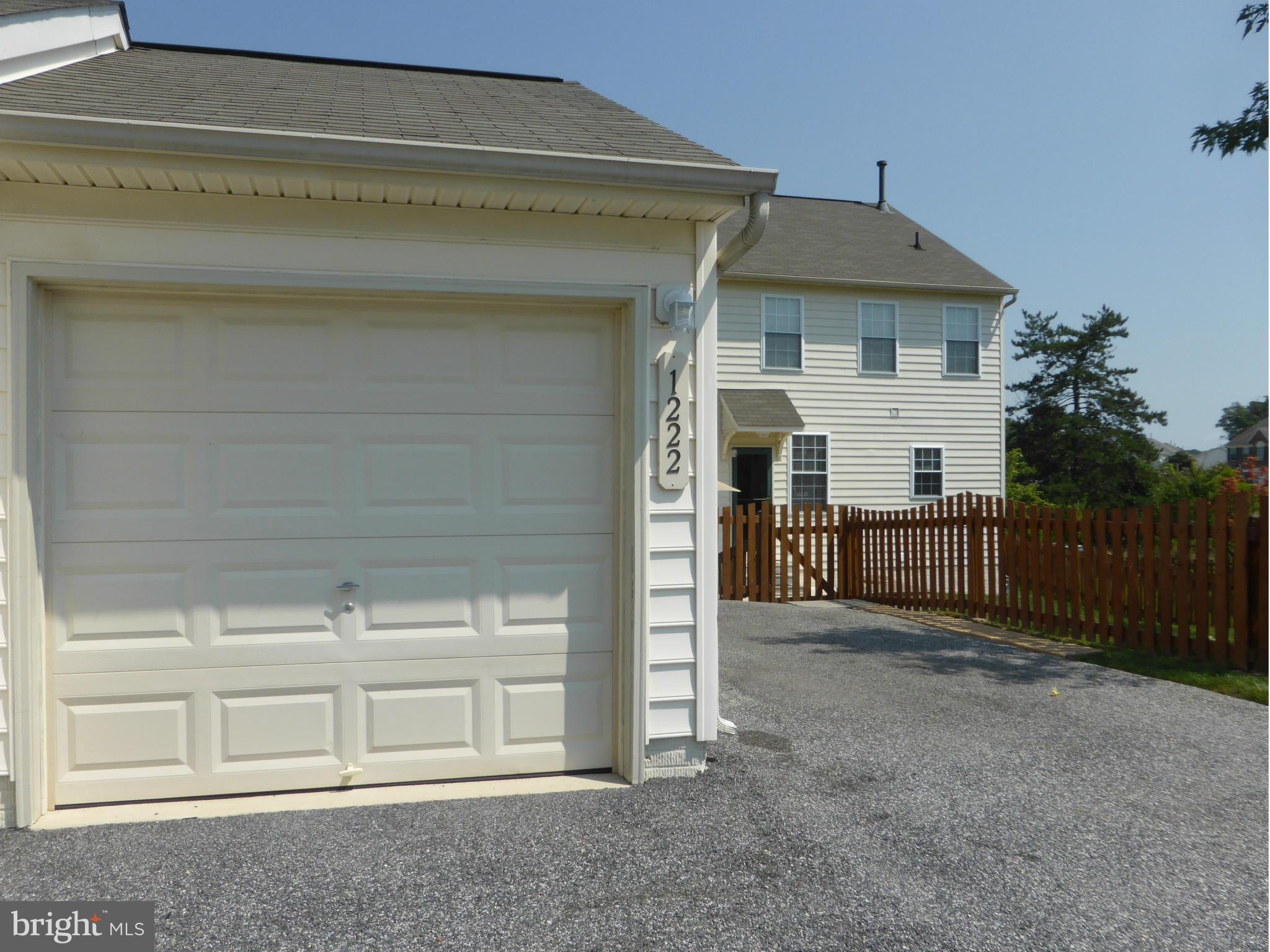 1222 Waterview Way Baltimore, MD 21221 - Photo 15 of 16 Exterior (Rear)