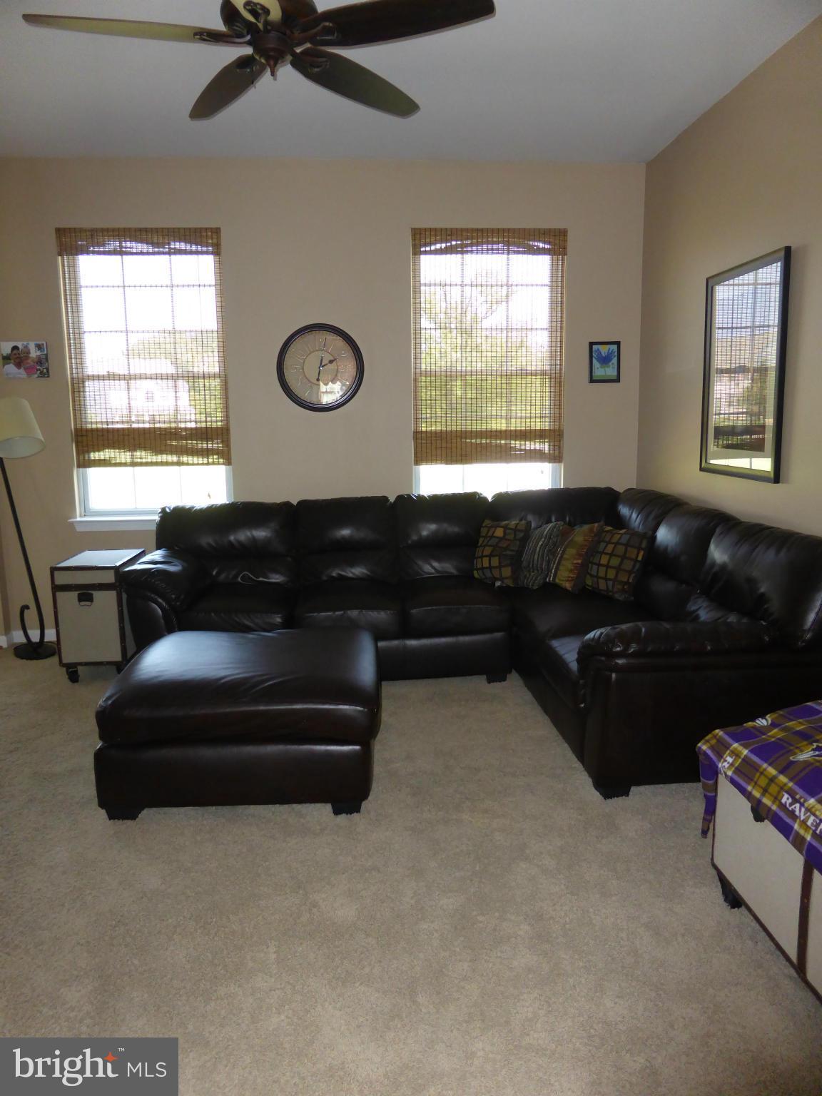 1222 Waterview Way Baltimore, MD 21221 - Photo 6 of 16 Family Room