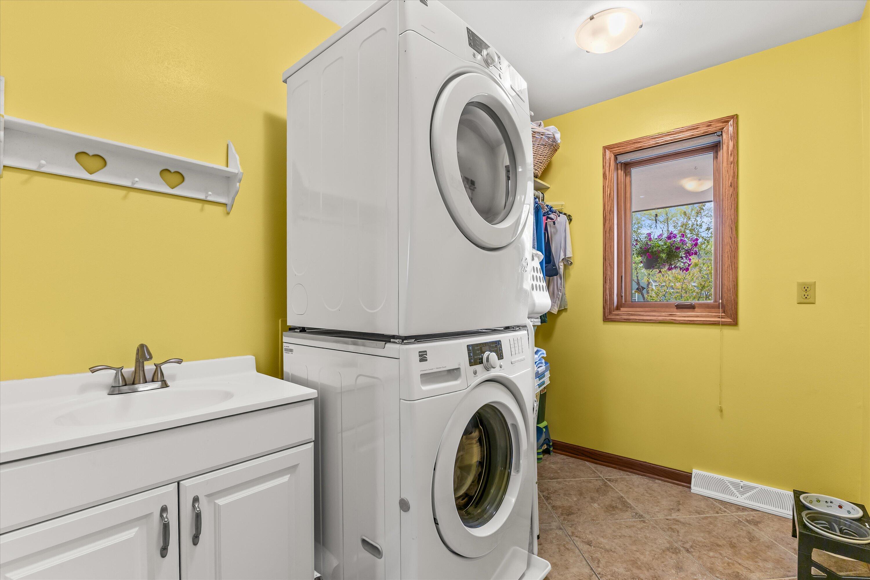 W168N5140 Stonefield Road Menomonee Falls, WI 53051 - Photo 38 of 49 Main floor laundry
