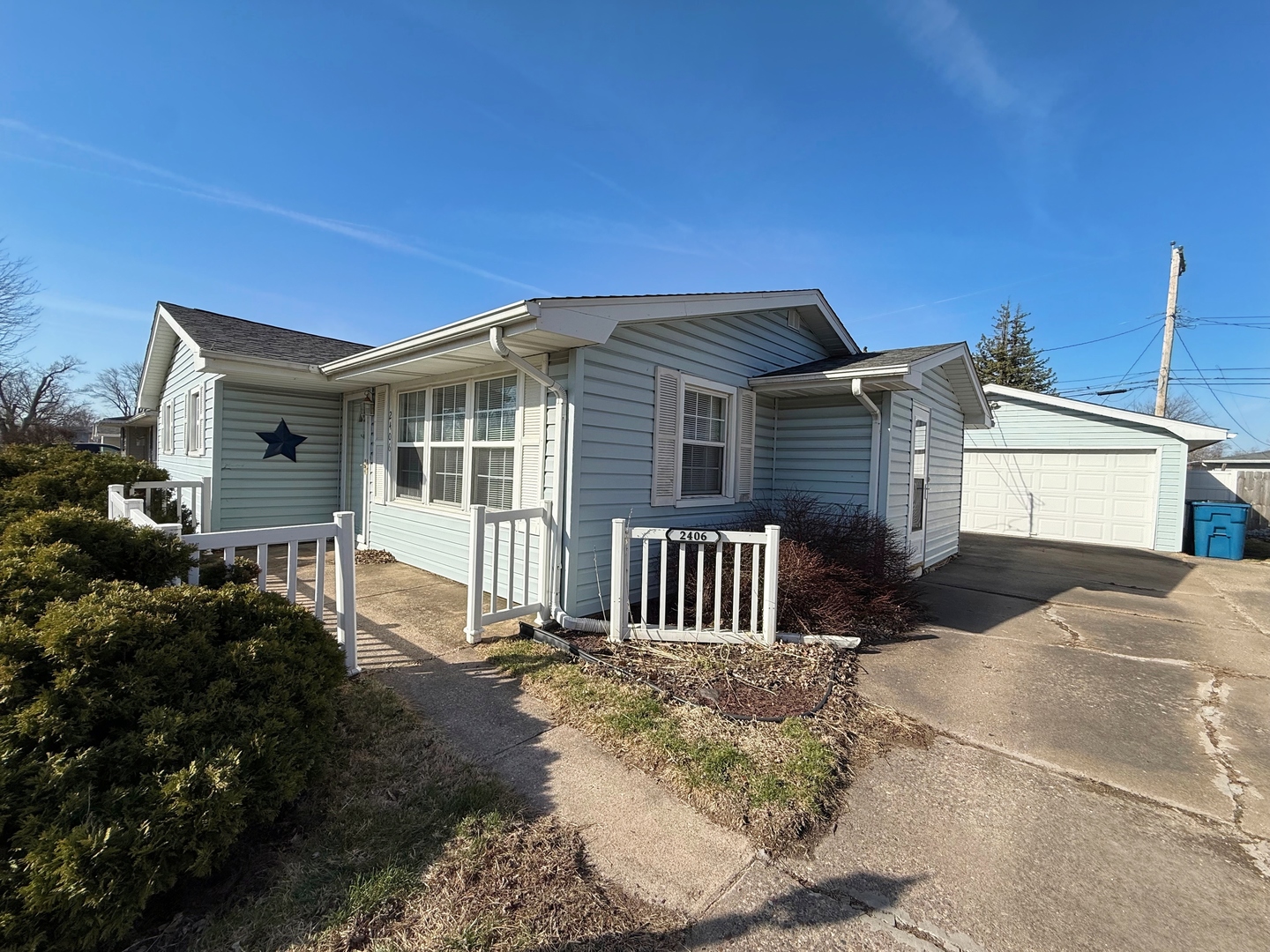 2406 11th Street Silvis, IL 61282 - Photo 5 of 37