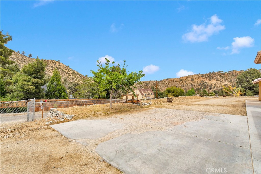 1679 Desert Front Road Wrightwood, CA 92397 - Photo 43 of 61