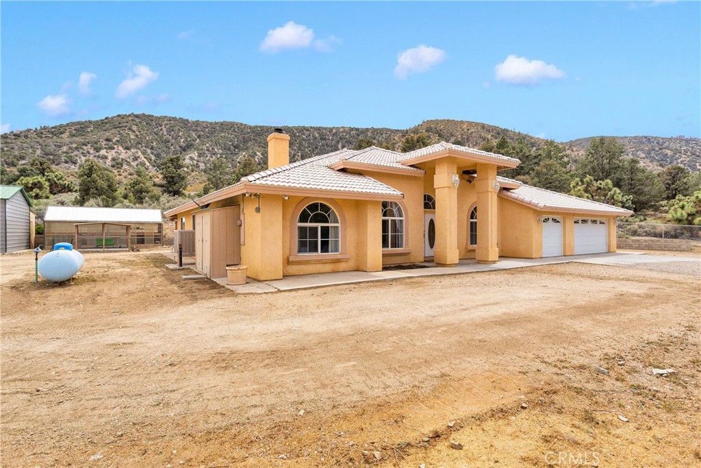 1679 Desert Front Road Wrightwood, CA 92397 - Photo 6 of 61