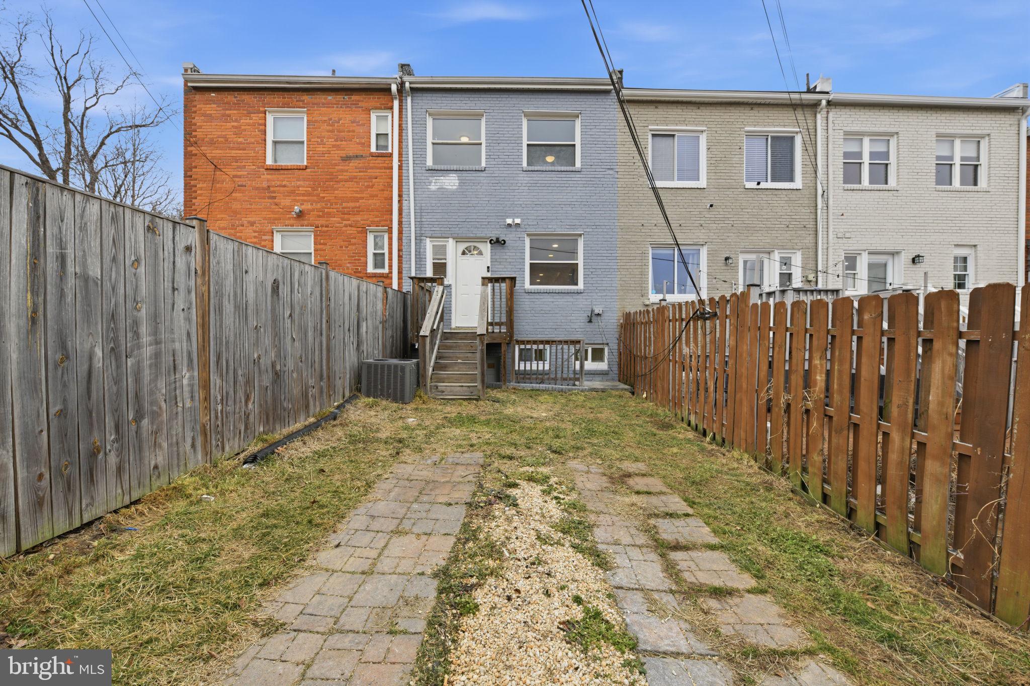 2242 16th Street Northeast Washington, DC 20018 - Photo 36 of 41 a backyard of a house