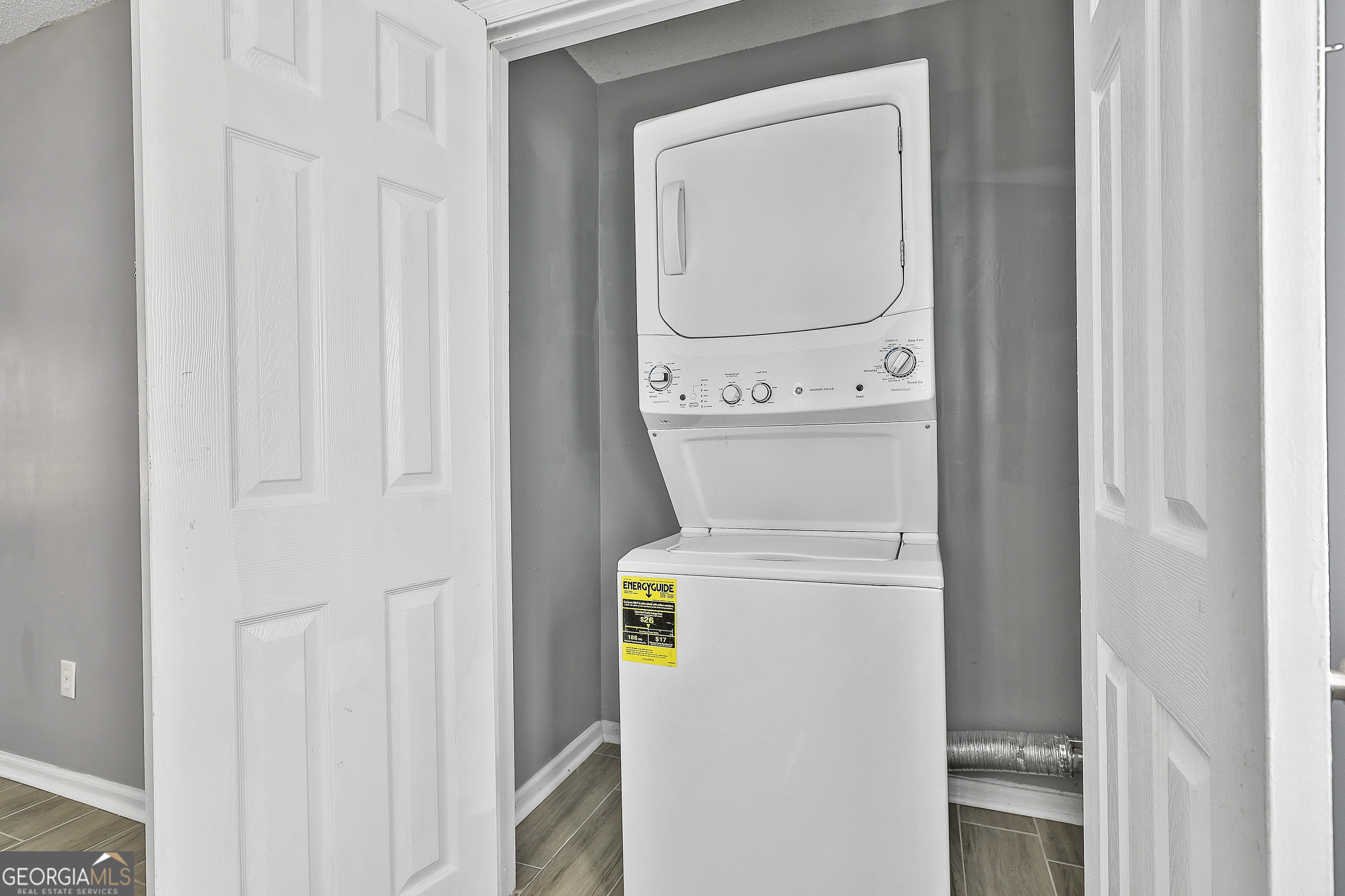1209 North Hampton Drive Hampton, GA 30228 - Photo 18 of 39 a utility room with dryer and washer