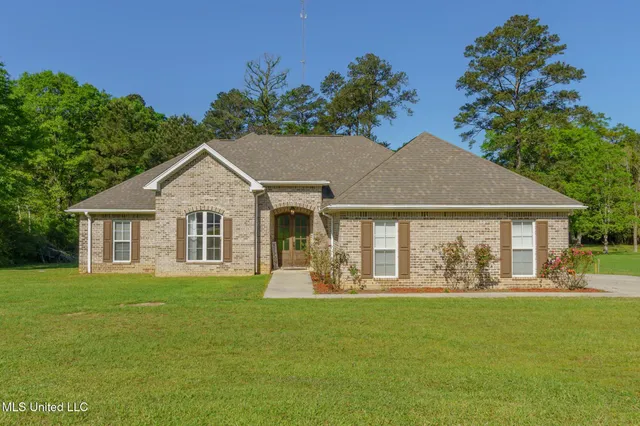 $297,500 | 217 Victory Road, Laurel, MS 39443