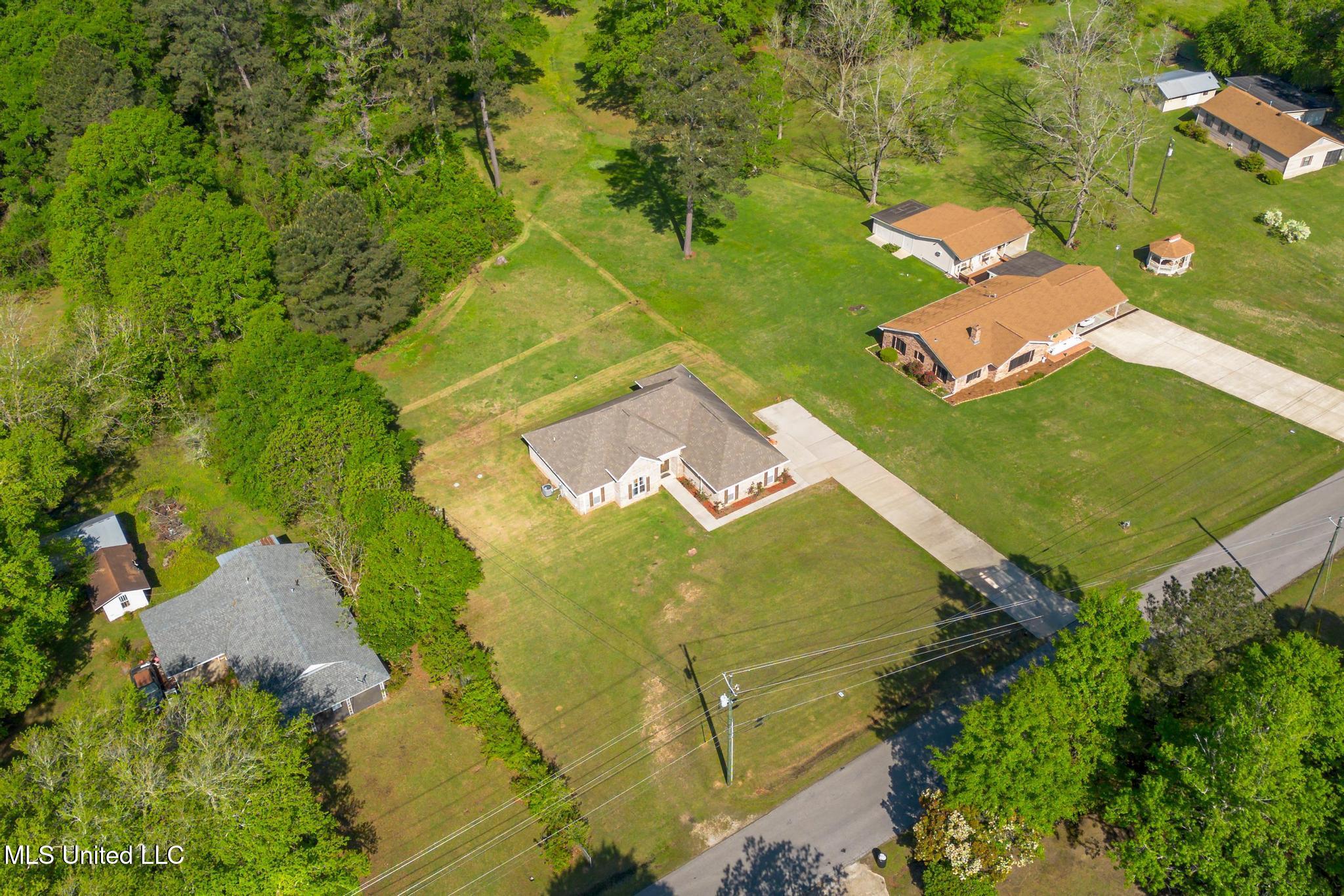 217 Victory Road Laurel, MS 39443 - Photo 21 of 23 Aerial