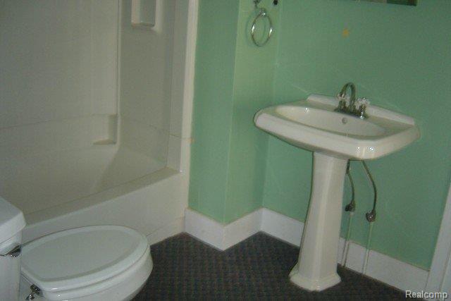 17454 Hickory Ridge Road Fenton, MI 48430 - Photo 8 of 12 full bath