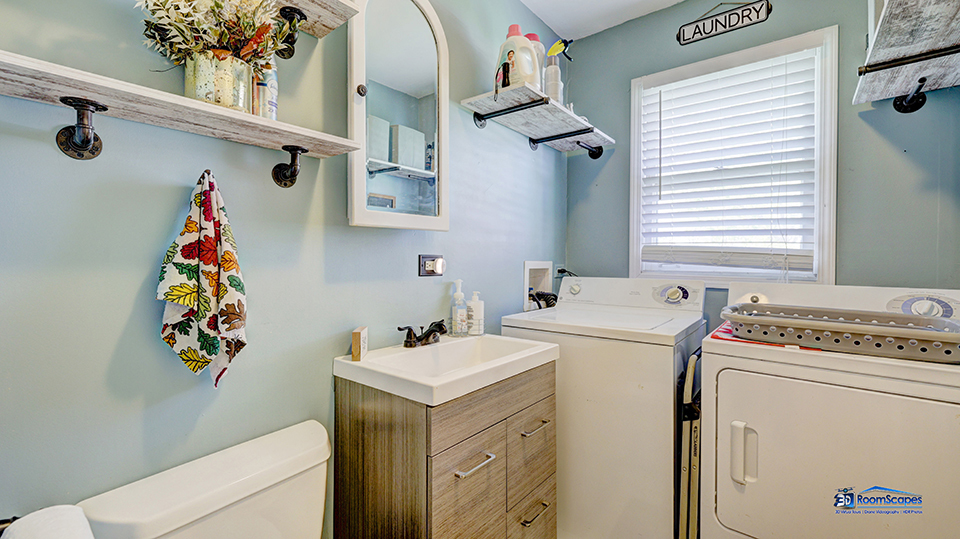 319 Croyden Street Spring Grove, IL 60081 - Photo 25 of 42 a utility room with dryer and washer