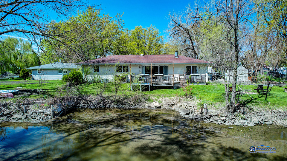 319 Croyden Street Spring Grove, IL 60081 - Photo 34 of 42 a view of a garden with a fountain