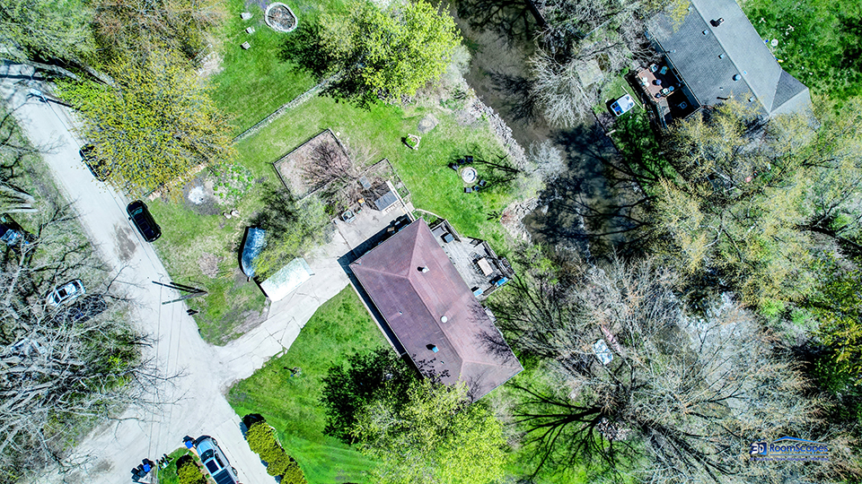 319 Croyden Street Spring Grove, IL 60081 - Photo 39 of 42 an aerial view of a house with a yard