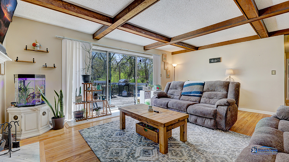 319 Croyden Street Spring Grove, IL 60081 - Photo 4 of 42 a living room with furniture and a rug