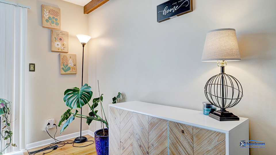 319 Croyden Street Spring Grove, IL 60081 - Photo 7 of 42 a view of hall way with furniture