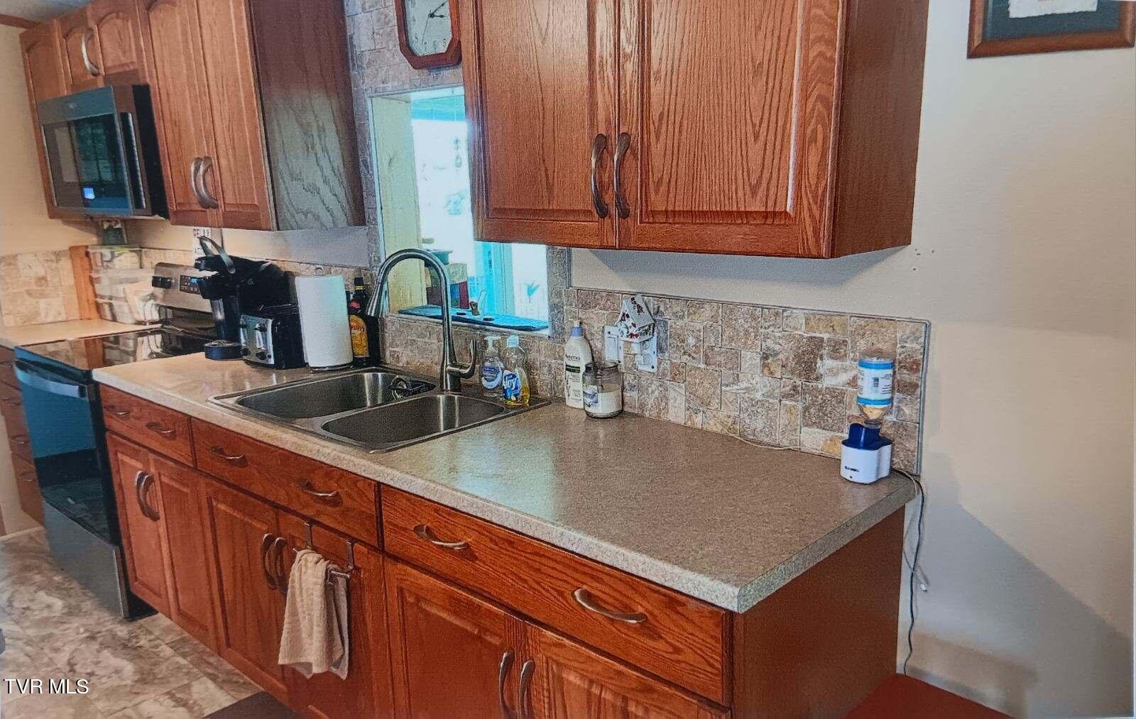 1319 Reece Hill Road Mountain City, TN 37683 - Photo 9 of 52 4444