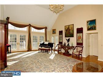 1201 Meadowbank Road Villanova, PA 19085 - Photo 2 of 12 Living Room