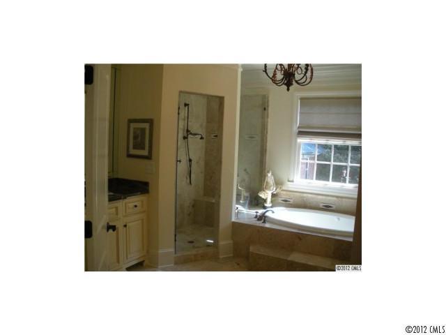 2132 Malvern Road Charlotte, NC 28207 - Photo 8 of 16 Gallery Image 8