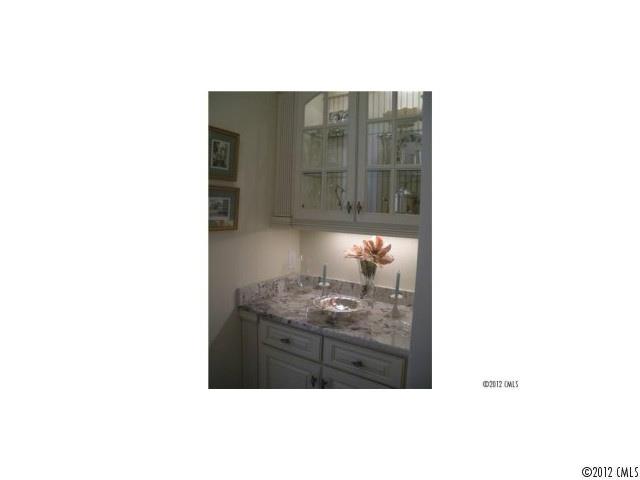 2132 Malvern Road Charlotte, NC 28207 - Photo 10 of 16 Gallery Image 10