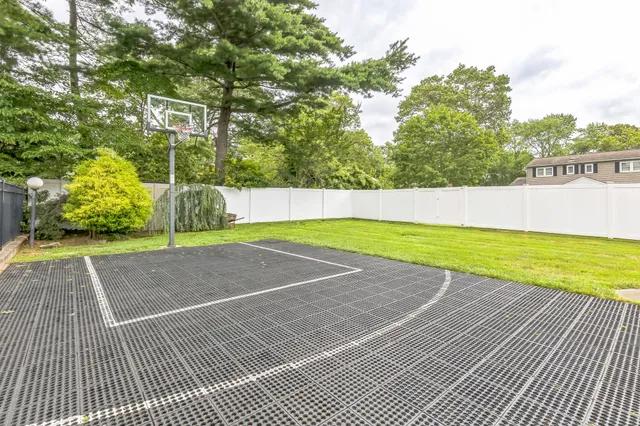 a view of a tennis court