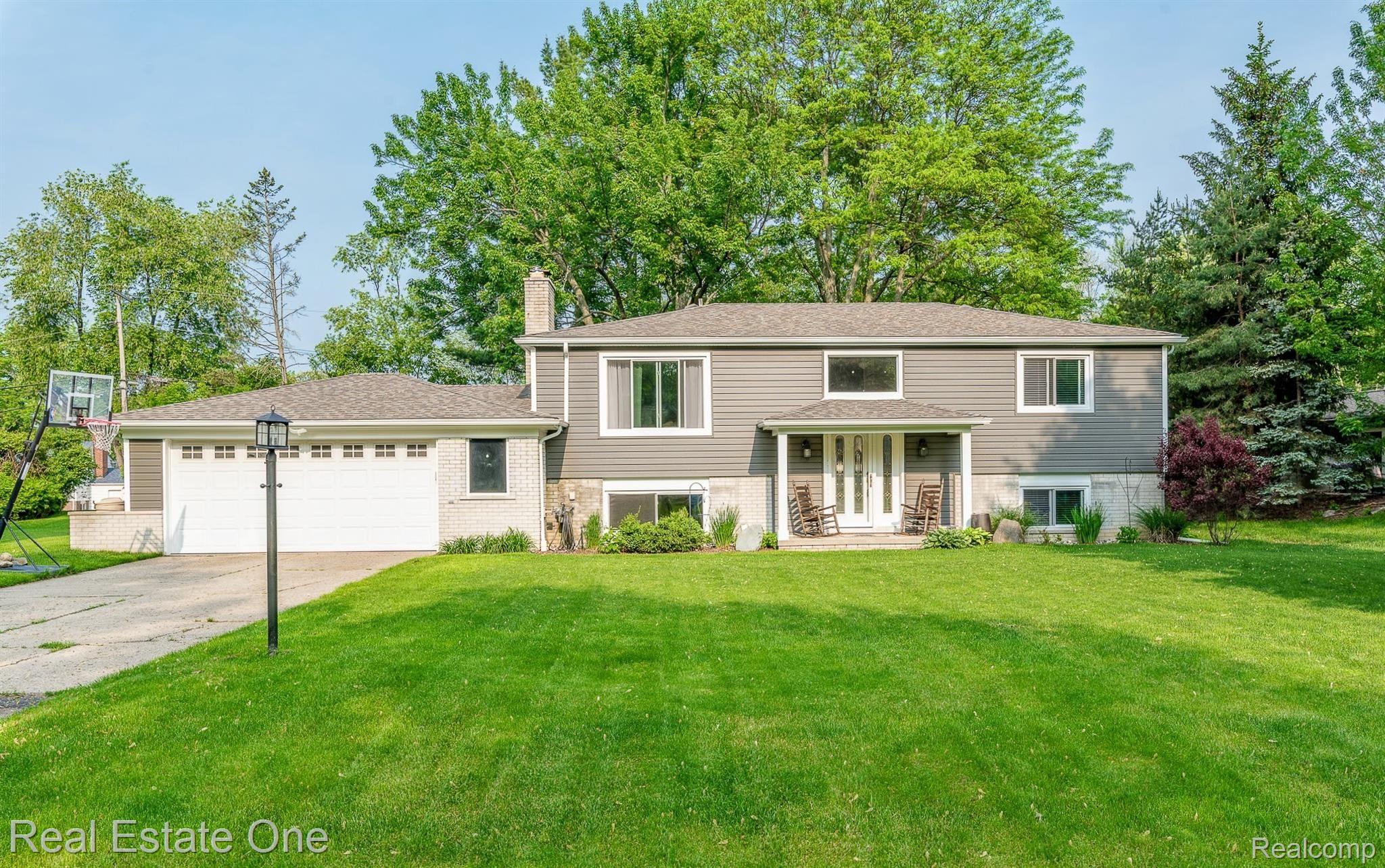 3575 Beach Road Troy, MI 48084 - Photo 7 of 37 DSC_8426-2.jpg