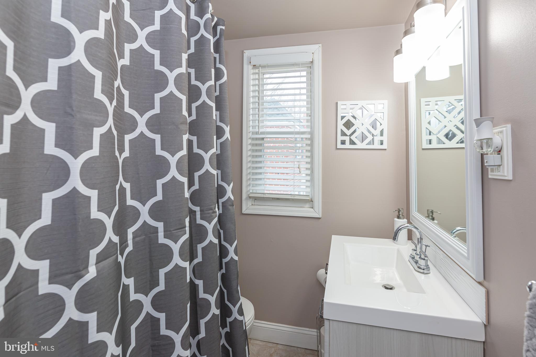 839 Colwell Road Swarthmore, PA 19081 - Photo 32 of 55 Updated bath with tub shower combo