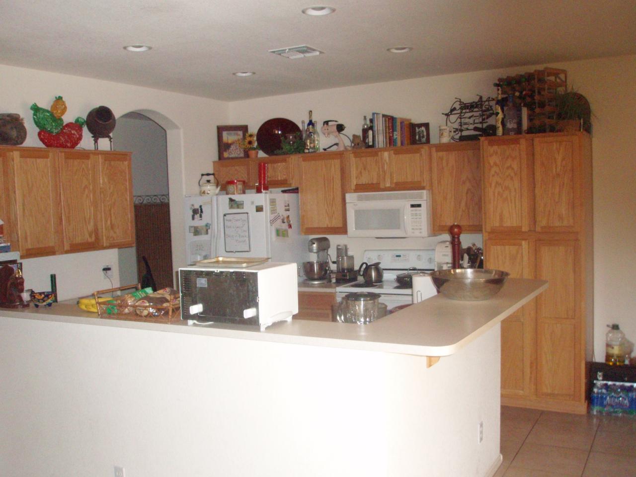 4230 South Splendor Place Gilbert, AZ 85297 - Photo 4 of 11 Kitchen