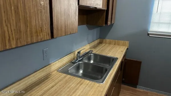 $299,999 | 4136-4138 Lorenzo Court, Jacksonville, FL 32208