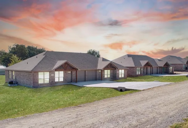 $2,000,000 | 101 East Lone Star Road, Poolville, TX 76487