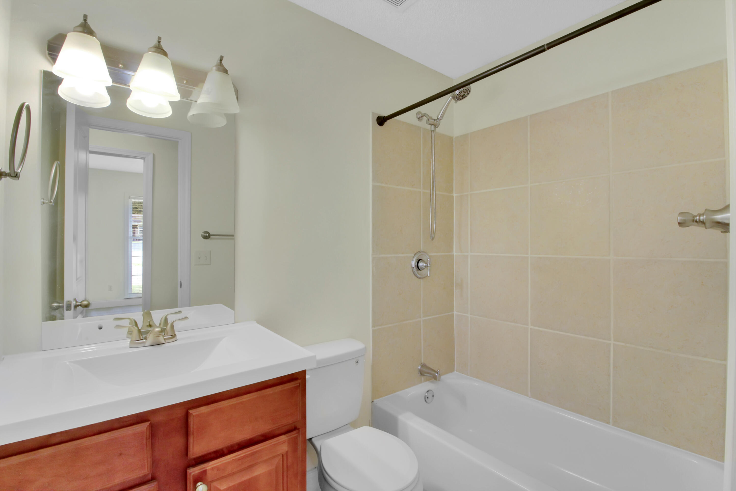 5893 North Rhett Avenue Hanahan, SC 29410 - Photo 18 of 32 owners suite