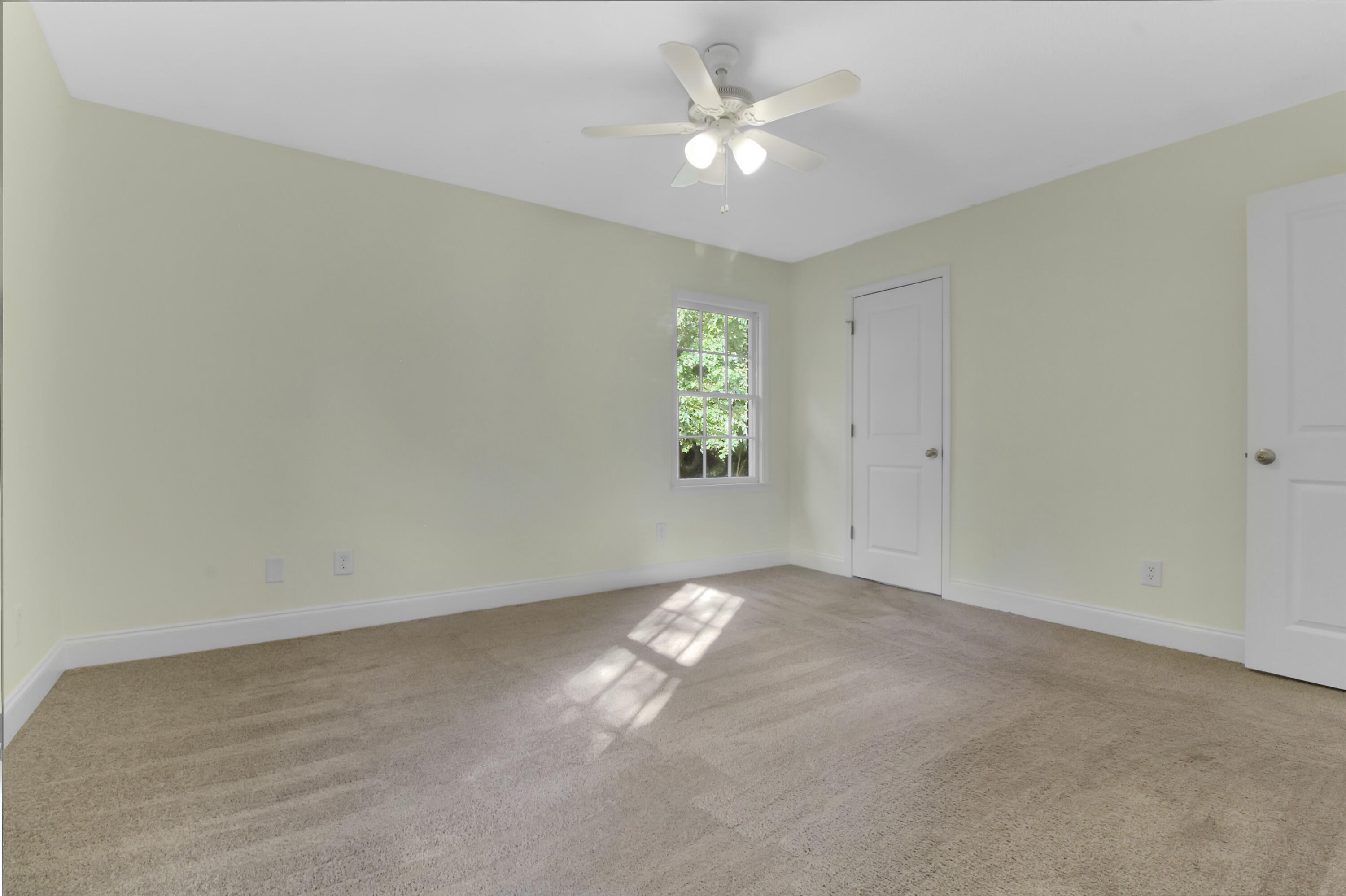 5893 North Rhett Avenue Hanahan, SC 29410 - Photo 20 of 32 master bath