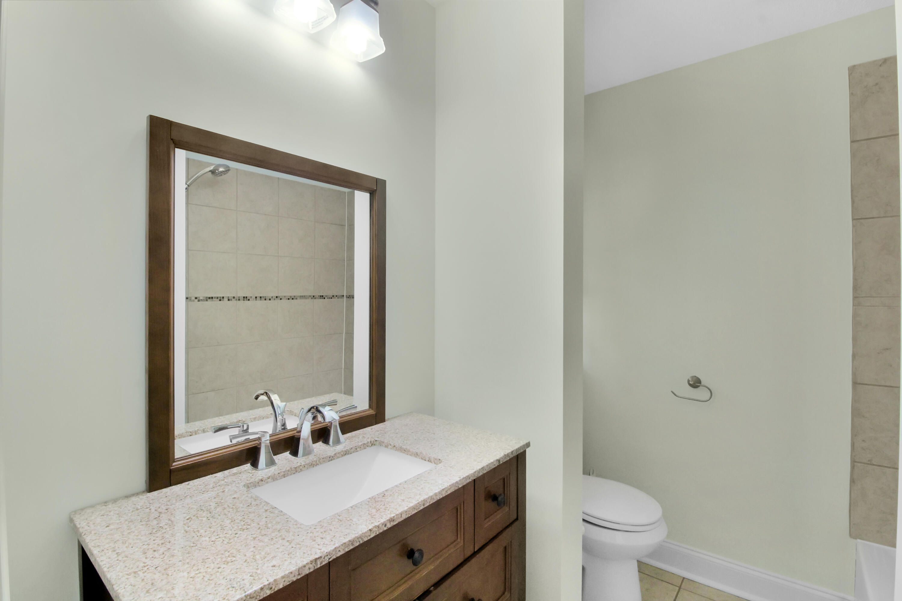 5893 North Rhett Avenue Hanahan, SC 29410 - Photo 21 of 32 master bath