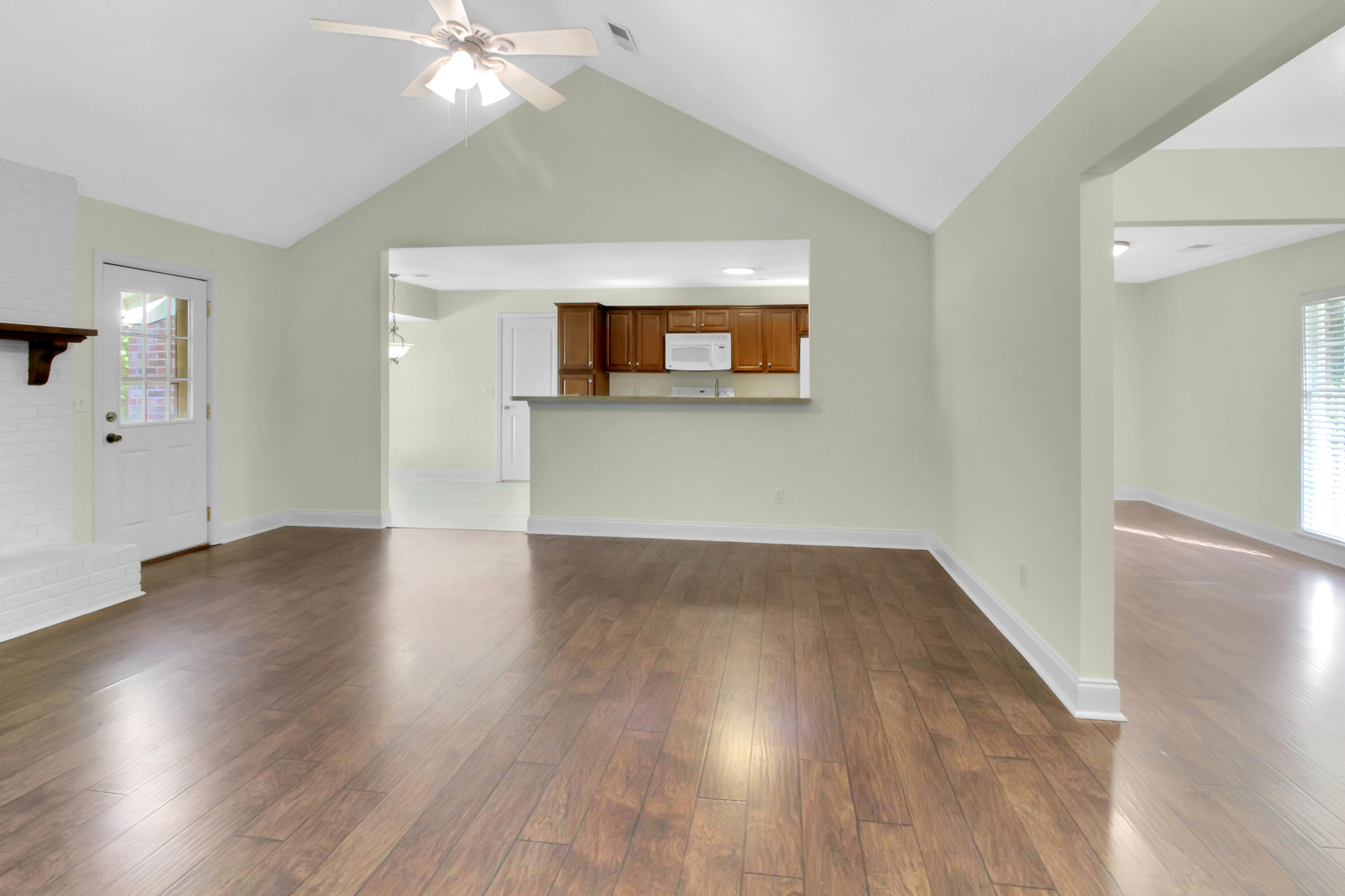 5893 North Rhett Avenue Hanahan, SC 29410 - Photo 6 of 32 living room