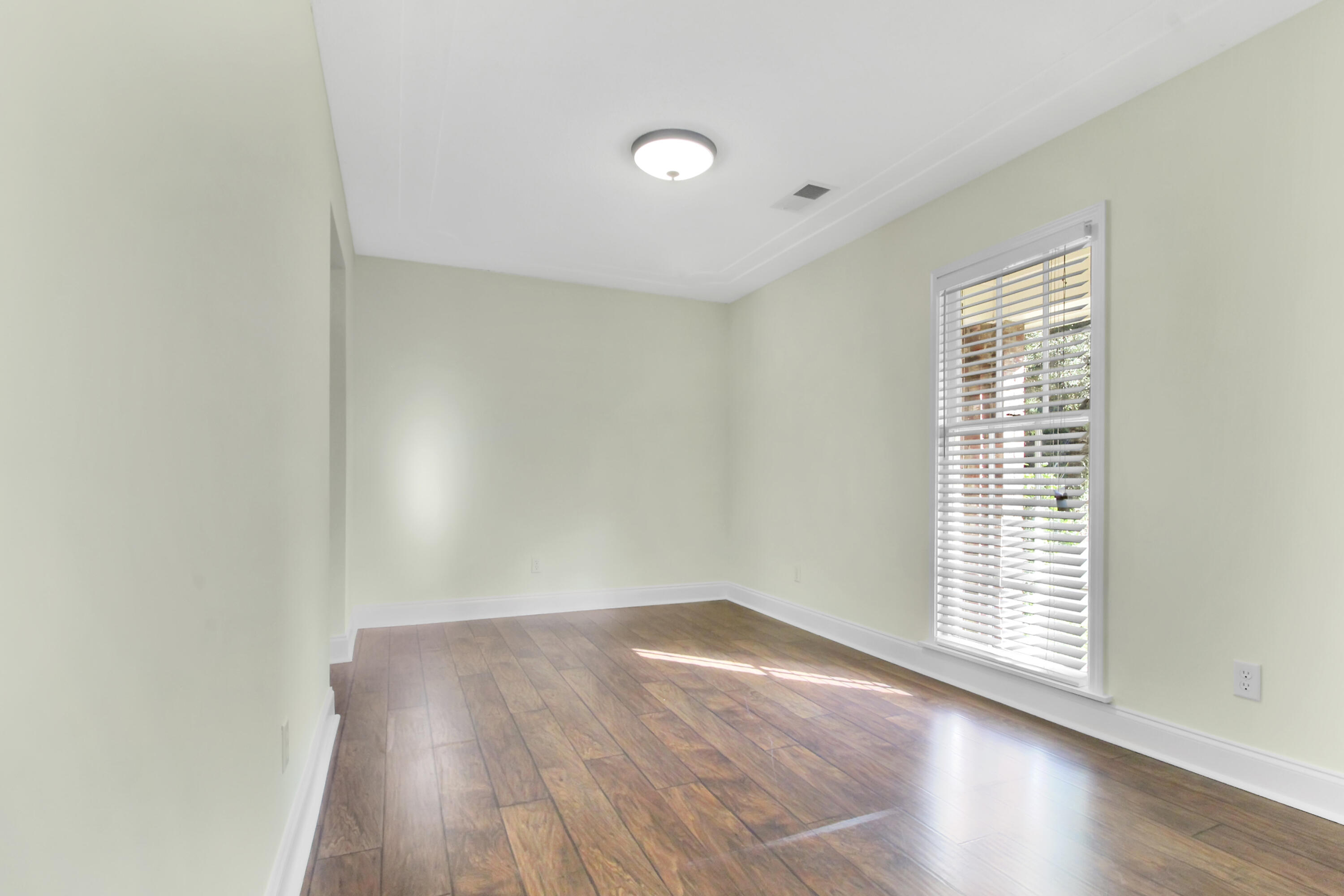 5893 North Rhett Avenue Hanahan, SC 29410 - Photo 8 of 32 front room