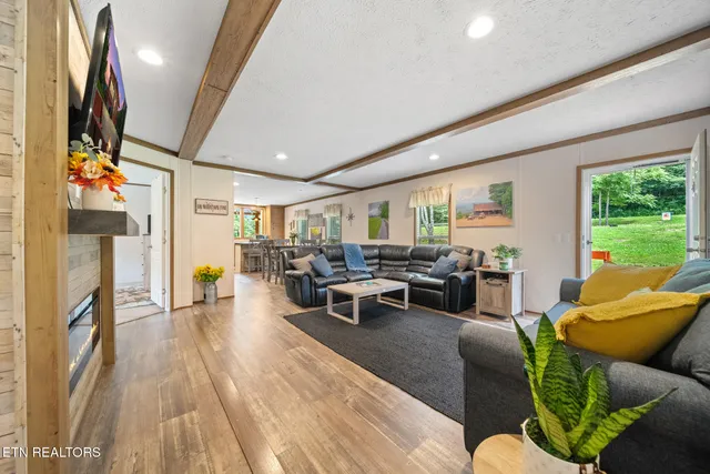 $350,000 | 3329 Stinking Creek Road, Pioneer, TN 37847