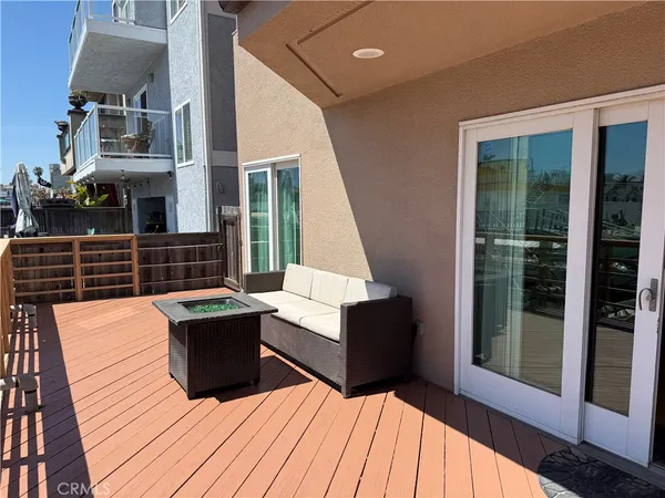 $1,850,000 | 16745 Bayview Drive, Unit B, Sunset Beach, CA 90742