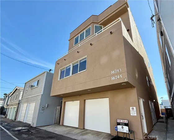 $1,850,000 | 16745 Bayview Drive, Unit B, Sunset Beach, CA 90742