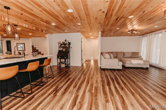 $430,000 | 274 Highway 42, Dixon, MO 65459