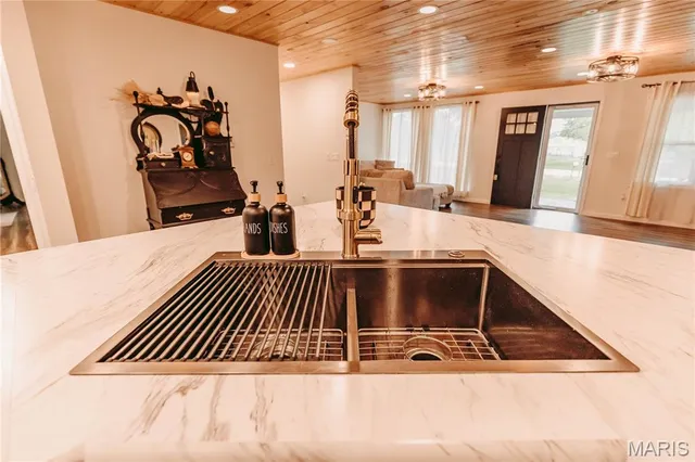 $430,000 | 274 Highway 42, Dixon, MO 65459