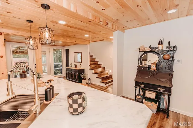 $430,000 | 274 Highway 42, Dixon, MO 65459